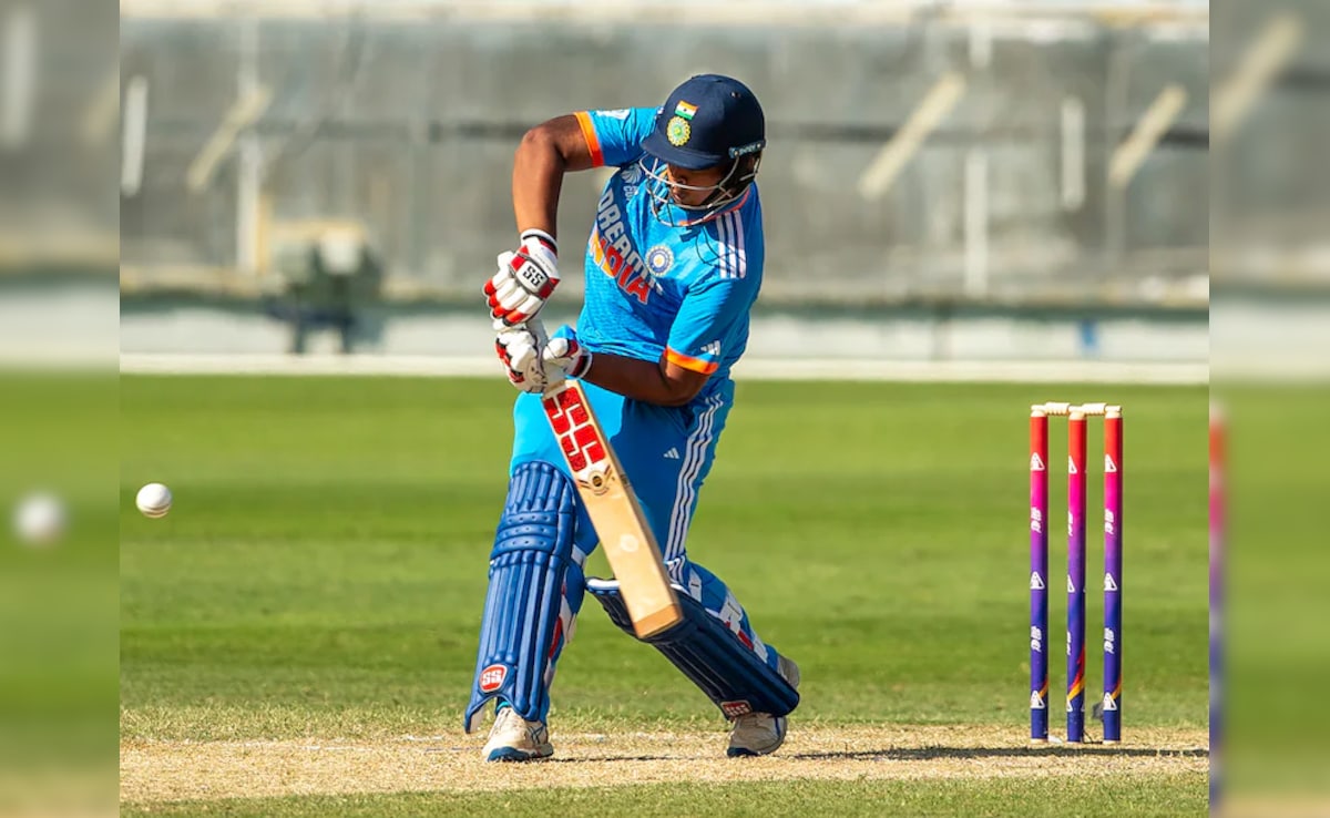 Asia Cup Rising Stars 2025: वैभव सूर्यवंशी ने 32 गेंदों में 318 की स्ट्राइक रेट से ठोका तूफानी शतक, चौके-छक्कों की बरसात कर मचाई हलचल