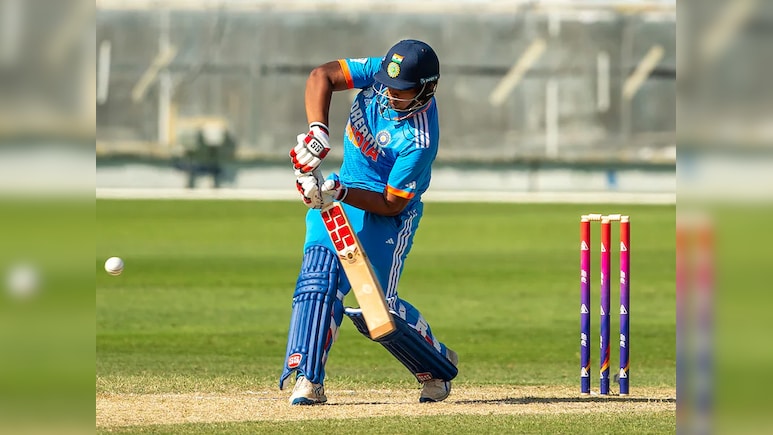 Asia Cup Rising Stars 2025: वैभव सूर्यवंशी ने 32 गेंदों में 318 की स्ट्राइक रेट से ठोका तूफानी शतक, चौके-छक्कों की बरसात कर मचाई हलचल