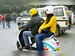 Maharashtra Electric Bike Taxi Fare: दुचाकी टॅक्सी सेवेसाठी भाडेदर निश्चित,जाणून घ्या किमान अन् कमाल भाडे Maharashtra Electric Bike Taxi Fare: दुचाकी टॅक्सी सेवेसाठी भाडेदर निश्चित,जाणून घ्या किमान अन् कमाल भाडे