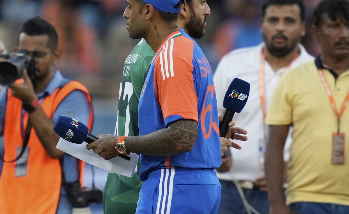 Sanjay Manjrekar Calls Indias No-Handshake Stance Against Pakistan Silly, Gets Trolled