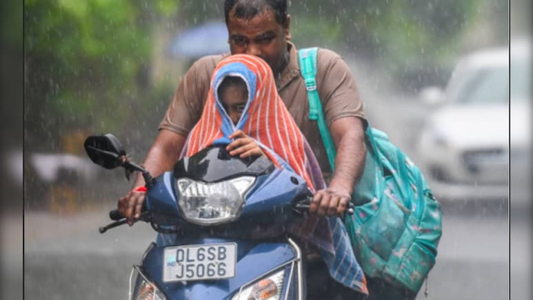 School Closed: नोएडा में भारी बारिश से स्कूल बंद, जिला प्रशासन ने जारी किया आदेश School Closed: नोएडा में भारी बारिश से स्कूल बंद, जिला प्रशासन ने जारी किया आदेश