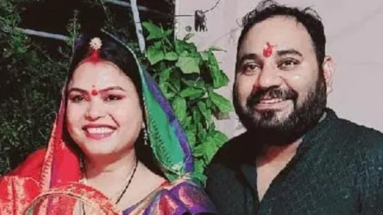 डॉक्टर पति और 2 गर्लफ्रेंड्स की प्रताड़ना से दुखी इंजीनियर पत्नी ने दी जान...तलाक के नोटिस के बाद उठाया कदम डॉक्टर पति और 2 गर्लफ्रेंड्स की प्रताड़ना से दुखी इंजीनियर पत्नी ने दी जान...तलाक के नोटिस के बाद उठाया कदम
