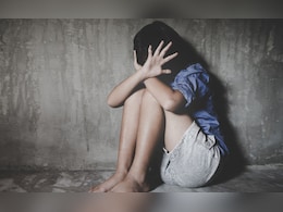 दो महीने पहले सोशल मीडिया पर हुई दोस्ती, 11वीं की छात्रा को अगवा कर किया दुष्कर्म दो महीने पहले सोशल मीडिया पर हुई दोस्ती, 11वीं की छात्रा को अगवा कर किया दुष्कर्म