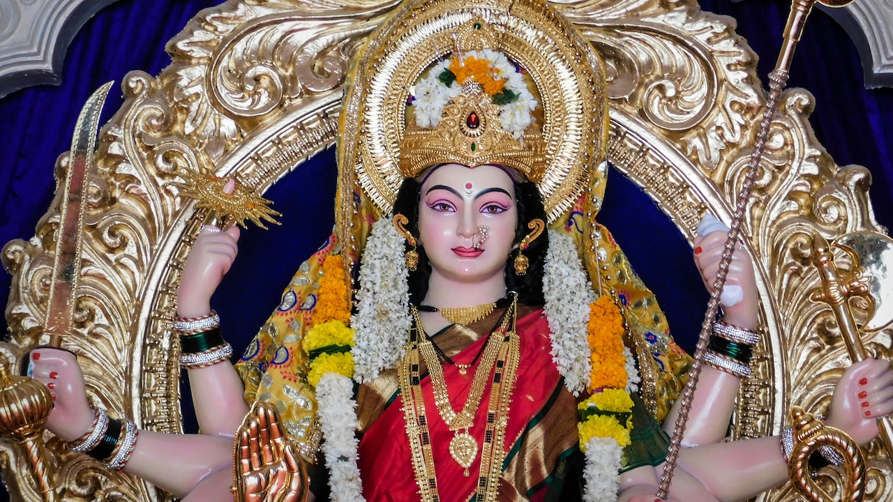9 colour outfits to wear for Navratri festival styling guide