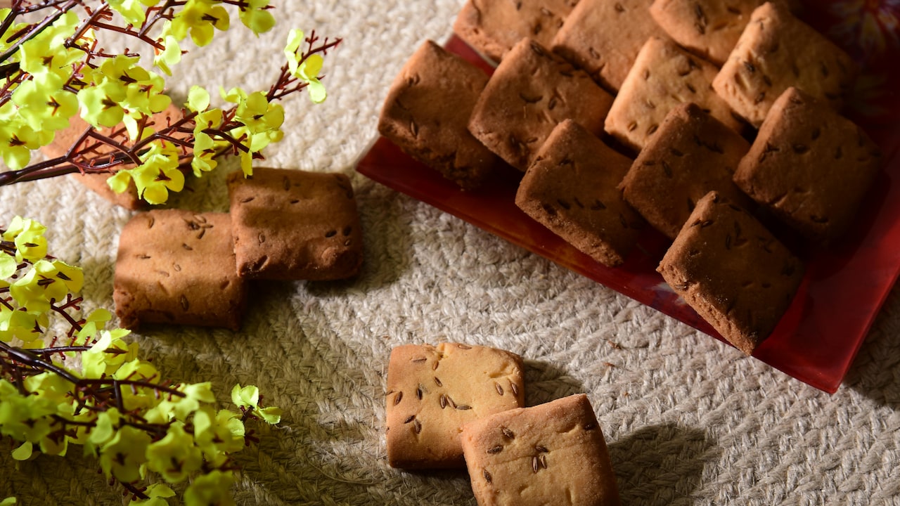 Have a morning tea with top rated cookies from Flipkart