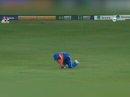 Ind vs Pak: 'आज भारतीय  फील्डिंग', पूर्व ओपनर के मुंह से शब्द नहीं निकला, सोशल मीडिया भड़का Ind vs Pak: 'आज भारतीय  फील्डिंग', पूर्व ओपनर के मुंह से शब्द नहीं निकला, सोशल मीडिया भड़का
