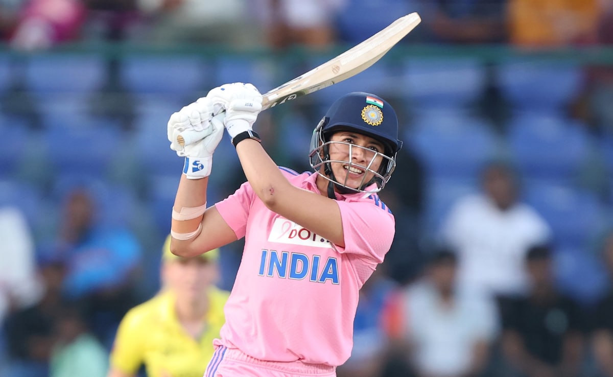 Smriti Mandhana Fastest ODI Century: स्मृति ने विराट कोहली को पछाड़ा, 50 गेंदों में शतक !!