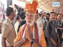 मंच पर पीएम मोदी का हो रहा था इंतजार, तभी रैली में पहुंचे 'मोदी' को देख सब क्यों रह गए हैरान मंच पर पीएम मोदी का हो रहा था इंतजार, तभी रैली में पहुंचे 'मोदी' को देख सब क्यों रह गए हैरान