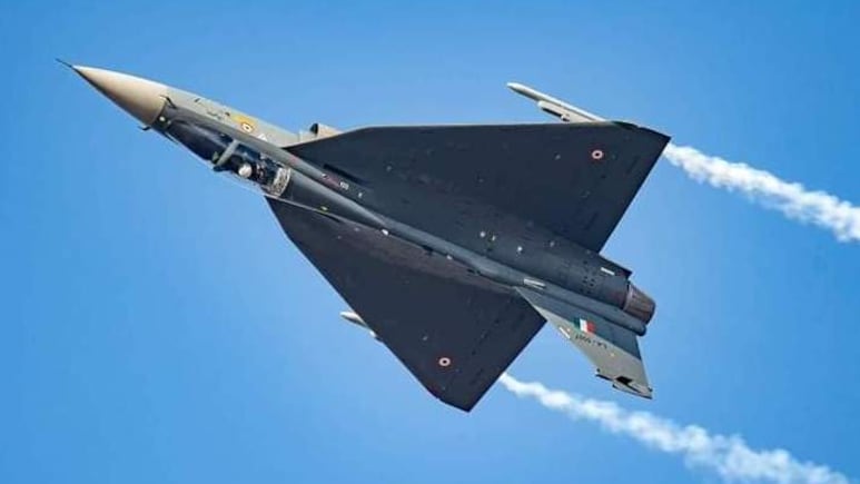 भारतीय वायुसेना को अगले माह तेजस मार्क 1ए मिलने का रास्ता साफ, जानिए इसकी खूबियां भारतीय वायुसेना को अगले माह तेजस मार्क 1ए मिलने का रास्ता साफ, जानिए इसकी खूबियां