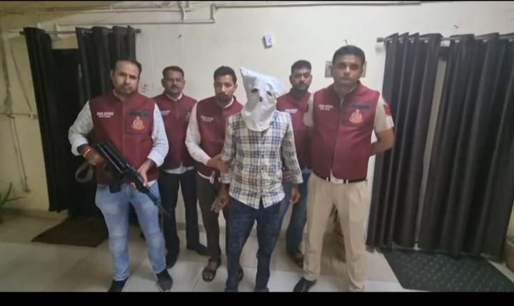 पैरोल पर जेल से बाहर आया था डबल मर्डर का दोषी, फिर हो गया फरार, 6 साल बाद गिरफ्तार