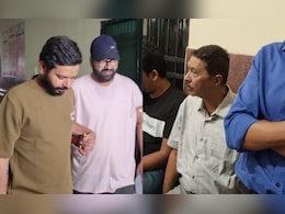 CG Liquor Scam: पूर्व IAS और कारोबारी बाप-बेटे 6 दिन की रिमांड पर भेजे गए, EOW पूछताछ कर खोलेगी शराब घोटाले के राज CG Liquor Scam: पूर्व IAS और कारोबारी बाप-बेटे 6 दिन की रिमांड पर भेजे गए, EOW पूछताछ कर खोलेगी शराब घोटाले के राज