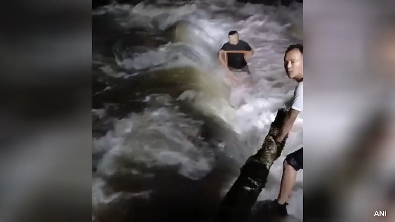 3 Of A Family Die In Sikkim Landslide, Granddaughter, 7, Rescued Alive 3 Of A Family Die In Sikkim Landslide, Granddaughter, 7, Rescued Alive