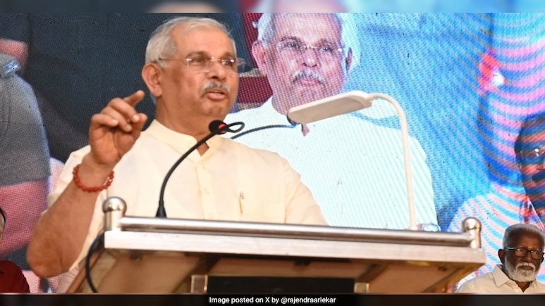 Critics Of 'Gurupooja', 'Bharat Mata' Fake Are Sabarimala Devotees: Kerala Governor Critics Of 'Gurupooja', 'Bharat Mata' Fake Are Sabarimala Devotees: Kerala Governor