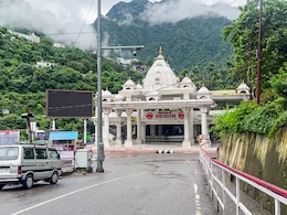अभी भी दो दिन और जम्मू-कश्मीर पर हैं भारी, वैष्णो देवी यात्रा 8 दिन से ठप, सैकड़ों सड़कें बह गईं अभी भी दो दिन और जम्मू-कश्मीर पर हैं भारी, वैष्णो देवी यात्रा 8 दिन से ठप, सैकड़ों सड़कें बह गईं