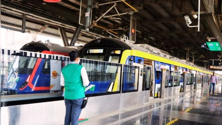Metro Lines 2A & 7 service update: मुंबईकरांसाठी महत्त्वाची बातमी; मेट्रो 2A आणि 7 च्या वाहतुकीत तात्पुरते बदल Metro Lines 2A & 7 service update: मुंबईकरांसाठी महत्त्वाची बातमी; मेट्रो 2A आणि 7 च्या वाहतुकीत तात्पुरते बदल