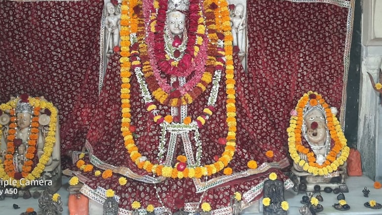 मां के अस्त्र-शस्त्र पोशाक में रहते हैं गायब, राजस्थान के माता राजराजेश्वरी मंदिर की कहानी सीना चौंड़ा कर देगी