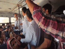 Rajasthan: बैरवा चढ़े बस पर तो पहचान नहीं पाया रोडवेज कंडक्टर, पता चला डिप्टी सीएम हैं तो हुआ हक्का-बक्का Rajasthan: बैरवा चढ़े बस पर तो पहचान नहीं पाया रोडवेज कंडक्टर, पता चला डिप्टी सीएम हैं तो हुआ हक्का-बक्का