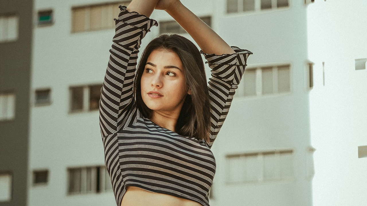 Crop Top Outfit Ideas: Fashionable And Effortless Styling Guide.