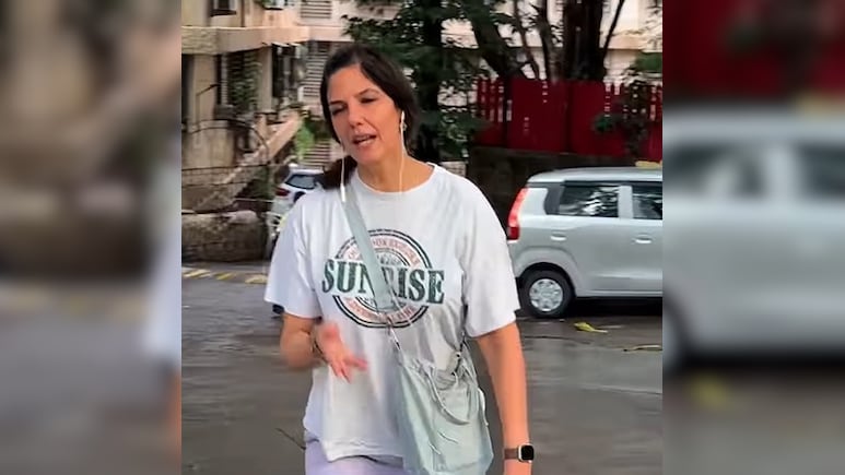वॉक पर निकलीं आमिर खान की गर्लफ्रेंड, पैपराजी को देखते ही हुईं आगबबूला, कही ऐसी बात लोग बोले- किस बात का घमंड है? वॉक पर निकलीं आमिर खान की गर्लफ्रेंड, पैपराजी को देखते ही हुईं आगबबूला, कही ऐसी बात लोग बोले- किस बात का घमंड है?
