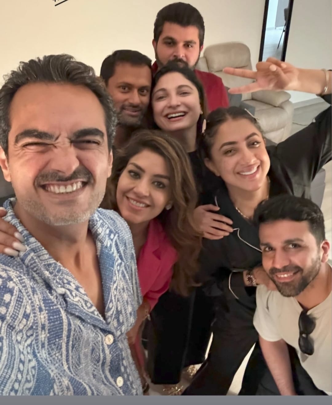 After Confirming Relationship, Esha Deol's Ex-Husband Bharat Takhtani Shares New Pic With Meghna Lakhani