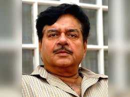 उस टॉप एक्ट्रेस की 10 फोटो, जिसे छोड़ शत्रुघ्न सिन्हा ने की पूनम से शादी, चौथी देख बोलेंगे- सोनाक्षी की परछाई उस टॉप एक्ट्रेस की 10 फोटो, जिसे छोड़ शत्रुघ्न सिन्हा ने की पूनम से शादी, चौथी देख बोलेंगे- सोनाक्षी की परछाई