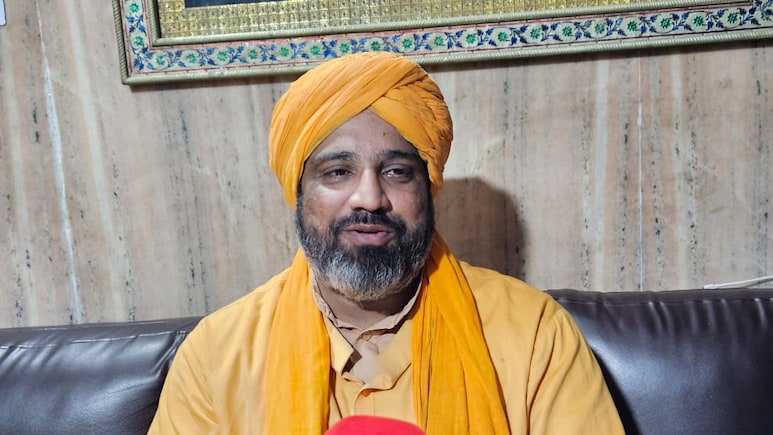 Ind vs Pak में नो हैंडशेक पर अजमेर दरगाह के उत्तराधिकारी बोले- "जो हाथ खून से सने हो, उनसे हाथ नहीं मिलाते"