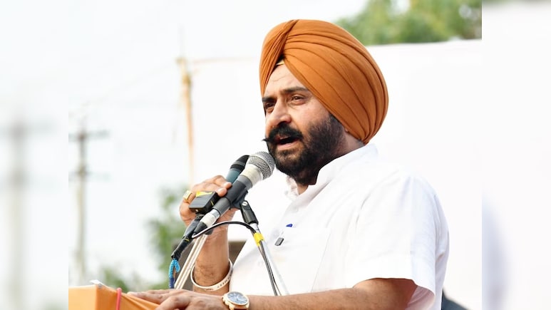 पंजाब में AAP विधायक हरमीत सिंह पठानमाजरा पुलिस हिरासत से फरार, एक पुलिसकर्मी घायल पंजाब में AAP विधायक हरमीत सिंह पठानमाजरा पुलिस हिरासत से फरार, एक पुलिसकर्मी घायल