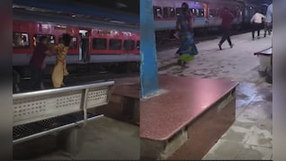 इंस्पेक्टर को दौड़ा-दौड़ाकर मारा, देवरिया में किन्नरों का रेलवे स्टेशन पर हाईवोल्टेज ड्रामा