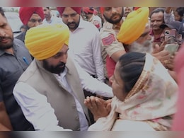 बाढ़ पीड़ित महिला का दुख देखकर भावुक हुए मुख्यमंत्री भगवंत मान, दिया हर संभव मदद का भरोसा