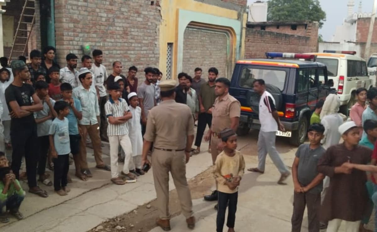 घटना की सूचना पाकर गांव अम्बेहटा पहुंची पुलिस. घटना की सूचना पाकर गांव अम्बेहटा पहुंची पुलिस.