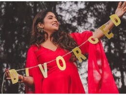 तमिल एक्ट्रेस शालिनी ने कराया डिवोर्स फोटोशूट, तस्वीरें शेयर कर के लिखा-'99 समस्याएं, लेकिन पति...' तमिल एक्ट्रेस शालिनी ने कराया डिवोर्स फोटोशूट, तस्वीरें शेयर कर के लिखा-'99 समस्याएं, लेकिन पति...'