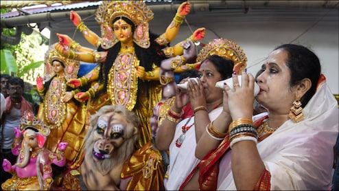Bank Holiday: दुर्गापूजा, दशहरा, दिवाली, गांधी जयंती...अक्टूबर में कितने दिन बंद रहेंगे बैंक?