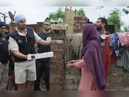 Punjab Flood: रणदीप हुड्डा पहुंचे पंजाब, बाढ़ पीड़ित परिवारों की सहायता के लिए जमीन पर उतरे Punjab Flood: रणदीप हुड्डा पहुंचे पंजाब, बाढ़ पीड़ित परिवारों की सहायता के लिए जमीन पर उतरे