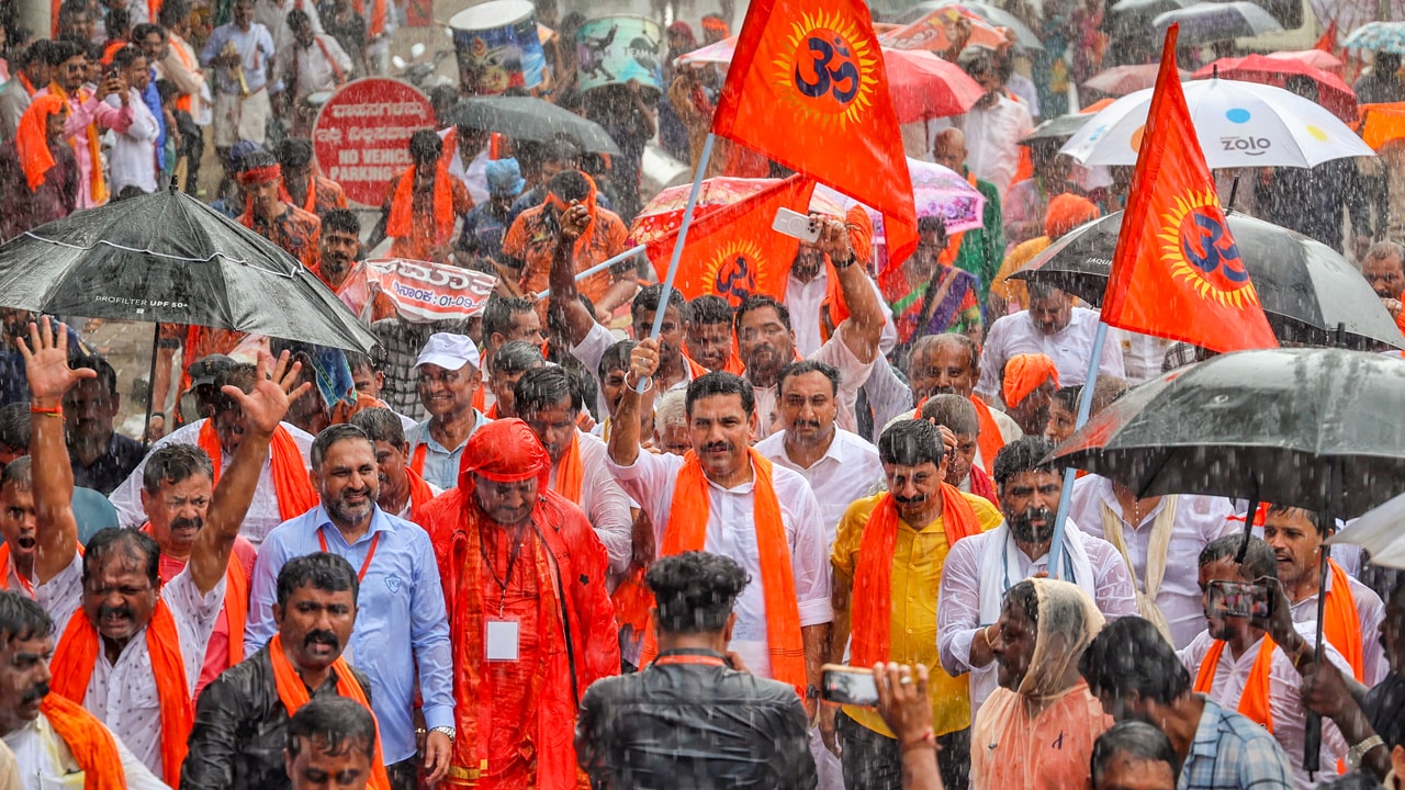 Video : Dharmasthala Face-Off Escalates: BJP Stages Massive 'Dharmasthala Chalo' Protest