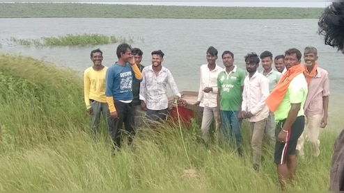 चंडी माता के दर्शन करने गए श्रद्धालुओं की नाव बाणसागर जलाशय में फंसी, 12 लोगों का सकुशल रेस्क्यू