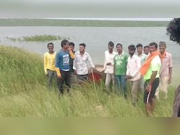 चंडी माता के दर्शन करने गए श्रद्धालुओं की नाव बाणसागर जलाशय में फंसी, 12 लोगों का सकुशल रेस्क्यू चंडी माता के दर्शन करने गए श्रद्धालुओं की नाव बाणसागर जलाशय में फंसी, 12 लोगों का सकुशल रेस्क्यू