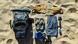 12 Clever Beach Hacks To Keep Sand Out Of Your Bag And Food
