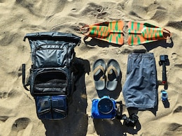 12 Clever Beach Hacks To Keep Sand Out Of Your Bag And Food 12 Clever Beach Hacks To Keep Sand Out Of Your Bag And Food
