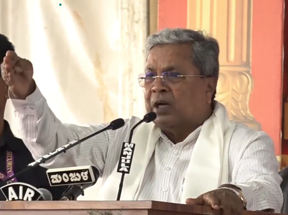 'Why Are You Even Here?' Siddaramaiah Loses Cool During Mysuru Dasara Event