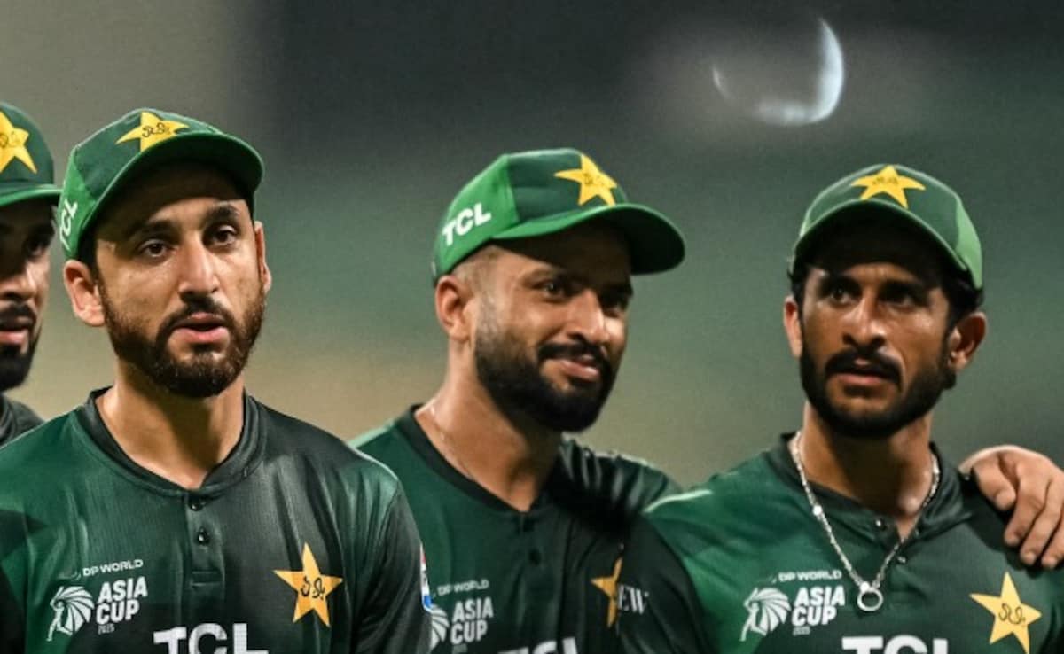 पाकिस्तान क्रिकेट में फिर से उथल पुथल, अनुबंध खत्म होने से 3 महीने पहले ही हेड कोच की छुट्टी