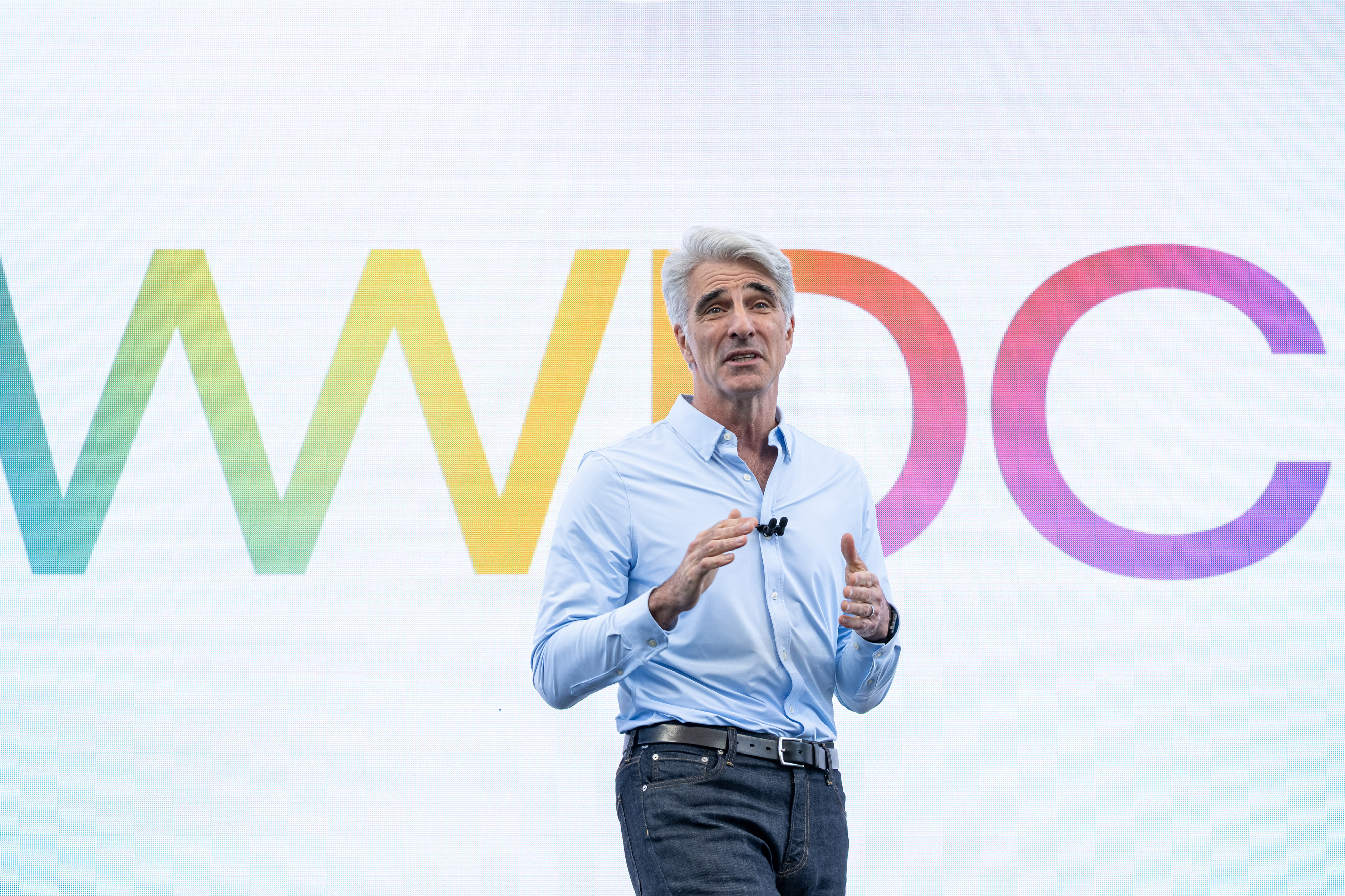 Apple Plans AI-Powered Web Search Tool To Rival OpenAI, Perplexity