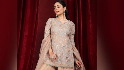 40% से 50% तक के डिस्काउंट में खरीदें Women Kurta Sets और Saree, ऐसी डील्स हाथ से न जाने दें