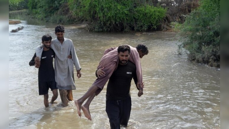 पाकिस्तान में मूसलाधार बारिश से 883 लोगों की मौत, इस्लामाबाद में 'बाढ़' की चेतावनी 