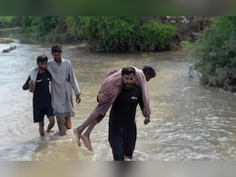 पाकिस्तान में मूसलाधार बारिश से 883 लोगों की मौत, इस्लामाबाद में 'बाढ़' की चेतावनी  पाकिस्तान में मूसलाधार बारिश से 883 लोगों की मौत, इस्लामाबाद में 'बाढ़' की चेतावनी