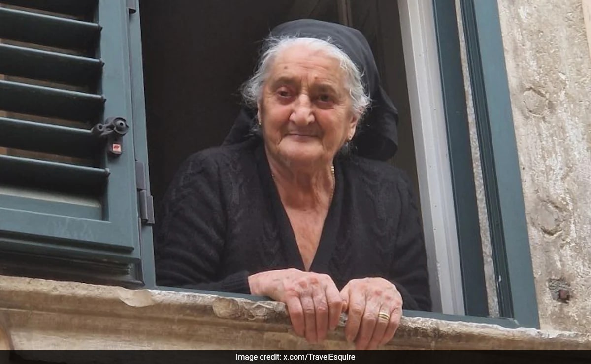 94-Year-Old Woman, Who Wears Ancient Clothes, Becomes Tourist Attraction In Italy
