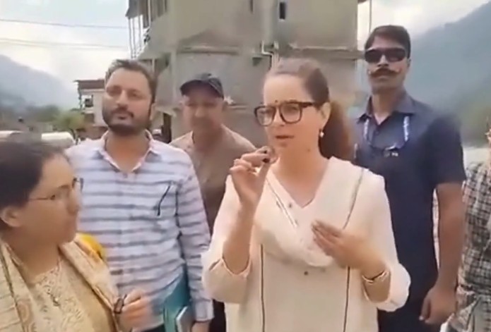 Kangana Ranaut Meets Flood Victims, Then Tells Them Her Cafe Made Only Rs 50