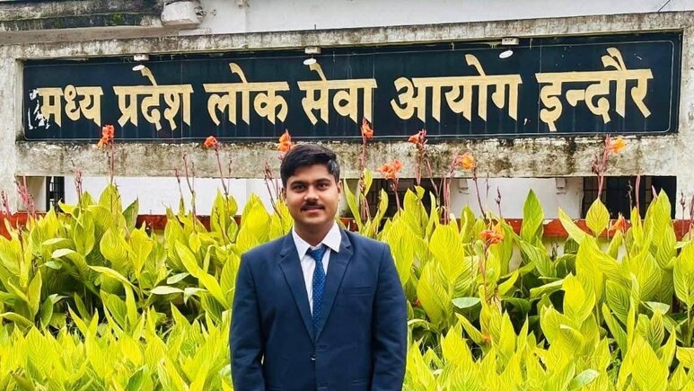 MPPSC Result: किसान ने रात-दिन खेती कर बेटे को बना दिया DSP; चौथे अटेंप्ट में विवेक सिंह ने क्रैक किया एमपीपीएससी