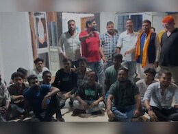 केंद्रीय गृहमंत्री के Video से छेड़छाड़, देर रात जमकर हुआ बवाल, सांसद भी थाना पहुंचे केंद्रीय गृहमंत्री के Video से छेड़छाड़, देर रात जमकर हुआ बवाल, सांसद भी थाना पहुंचे