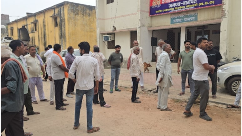 यूपी में दो मुस्लिम युवकों ने छात्रा को किडनैप कर बेड में डाला, बाहर से मकान में लगा दिया ताला, पुलिस को ऐसे मिला सुराग
