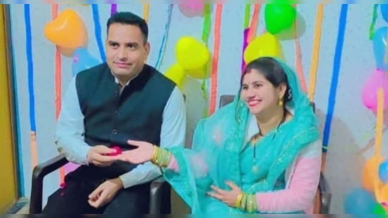 कांस्‍टेबल की मौत के बाद सदमे में पत्‍नी ने टॉयलेट क्लीनर, हालत गंभीर
